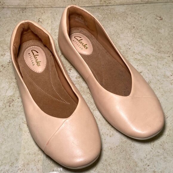 Clarks Nude Beige Ballet Flats Comfortable Cushioned Insoles Fairy Cottagecore - Picture 1 of 9